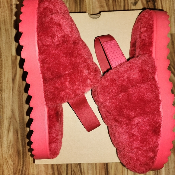 NIB UGG Super Fluff Slipper - Picture 7 of 8